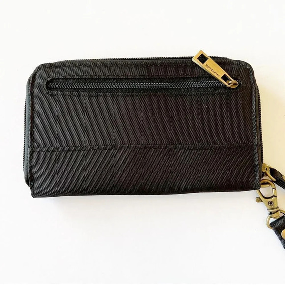 Travelon Zip Around Wristlet Black Nylon RFID Travel Wallet - Picture 2 of 7